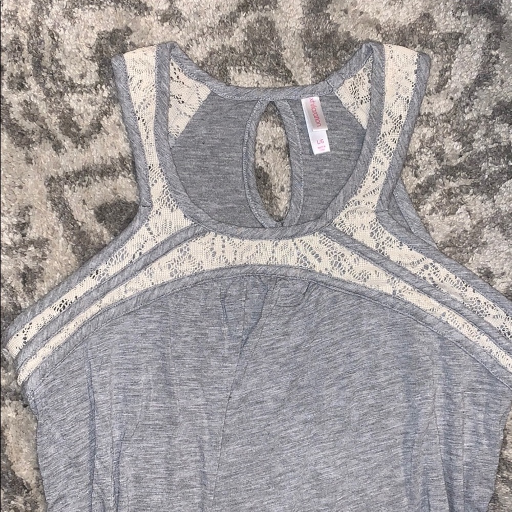 Flowy Tank - Picture 2 of 4